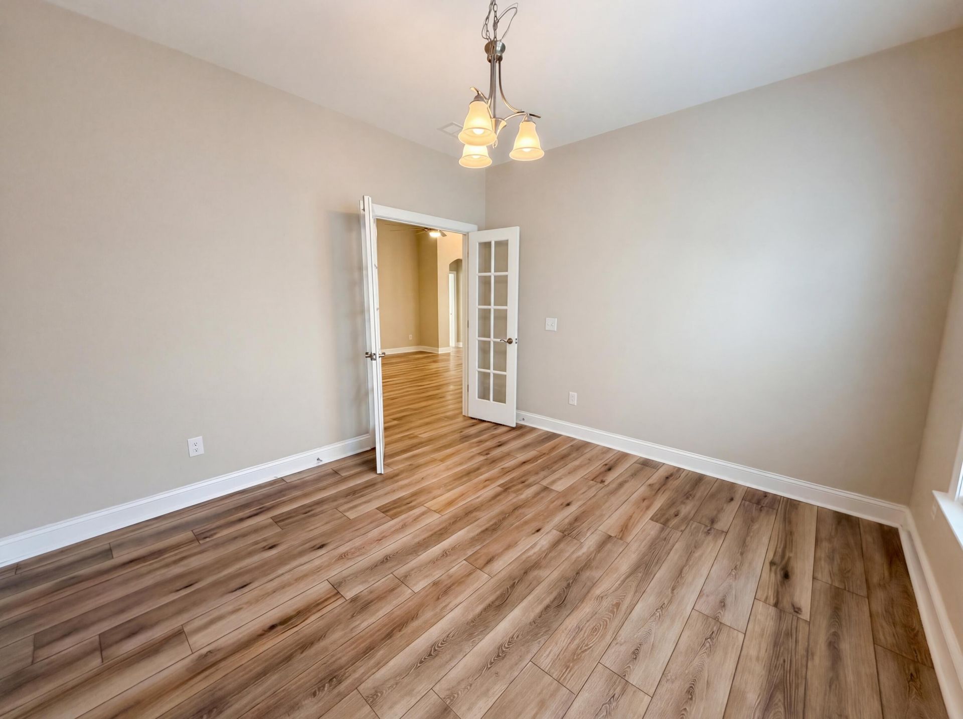 537 Nandina Drive Photo 6