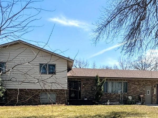 325 S Ash Street , Crookston, MN 56716
