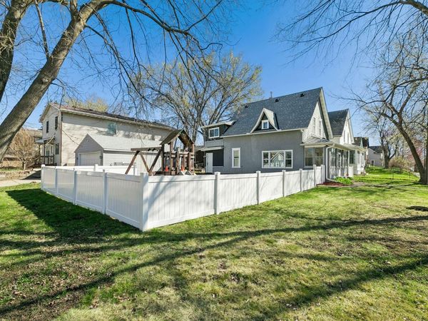 885 Case Avenue , Saint Paul, MN 55106