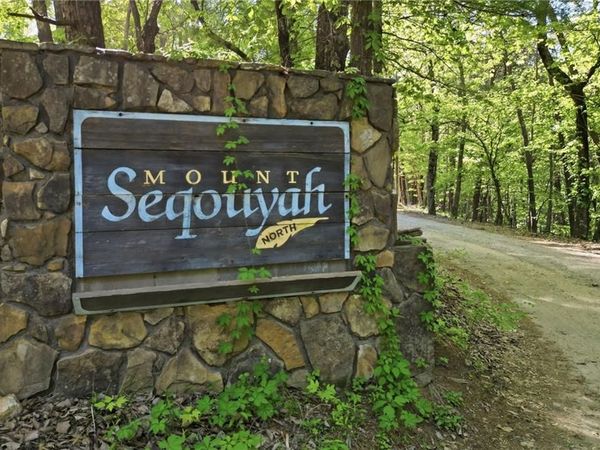 50 Mount Sequoyah Road , Jasper, GA 30143