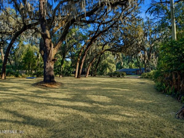 10227 LAKEVIEW Road W, Jacksonville, FL 32225