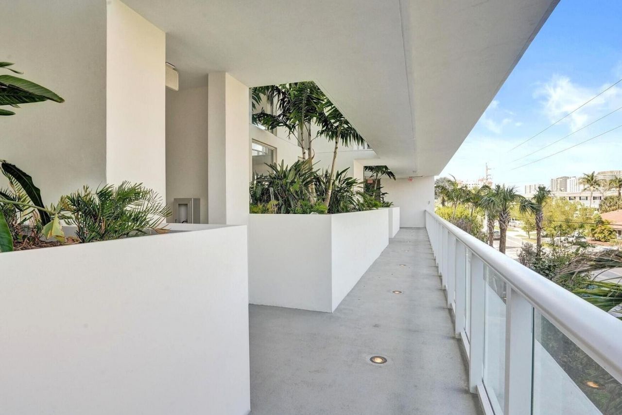 407 N Riverside Drive, Unit 203, Pompano Beach, FL 33062 Photo