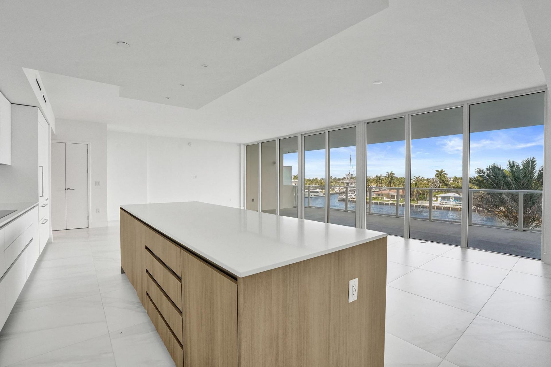 407 N Riverside Drive, Unit 303, Pompano Beach, FL 33062 Photo