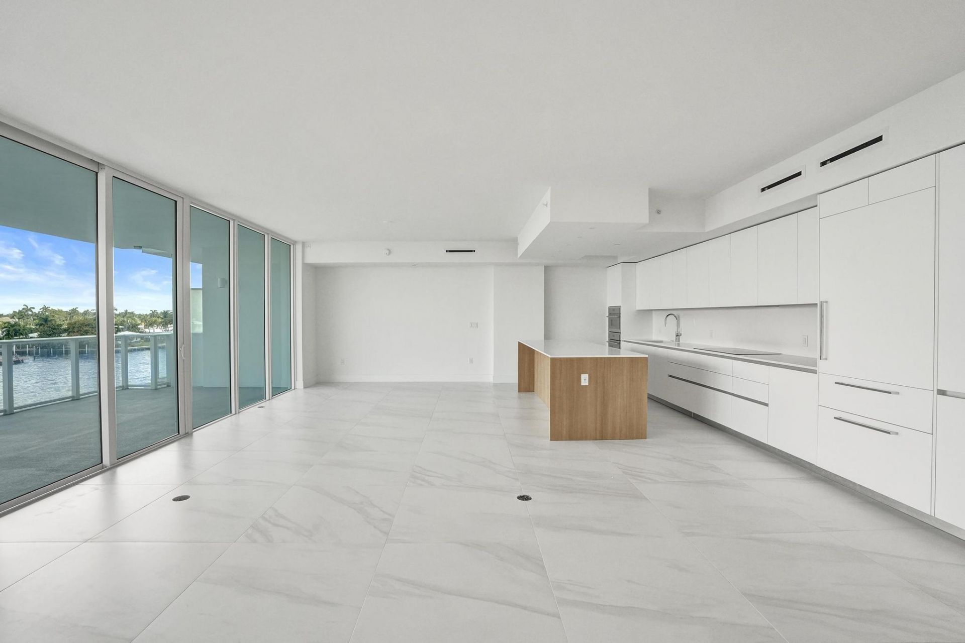 407 N Riverside Drive, Unit 303, Pompano Beach, FL 33062 Photo