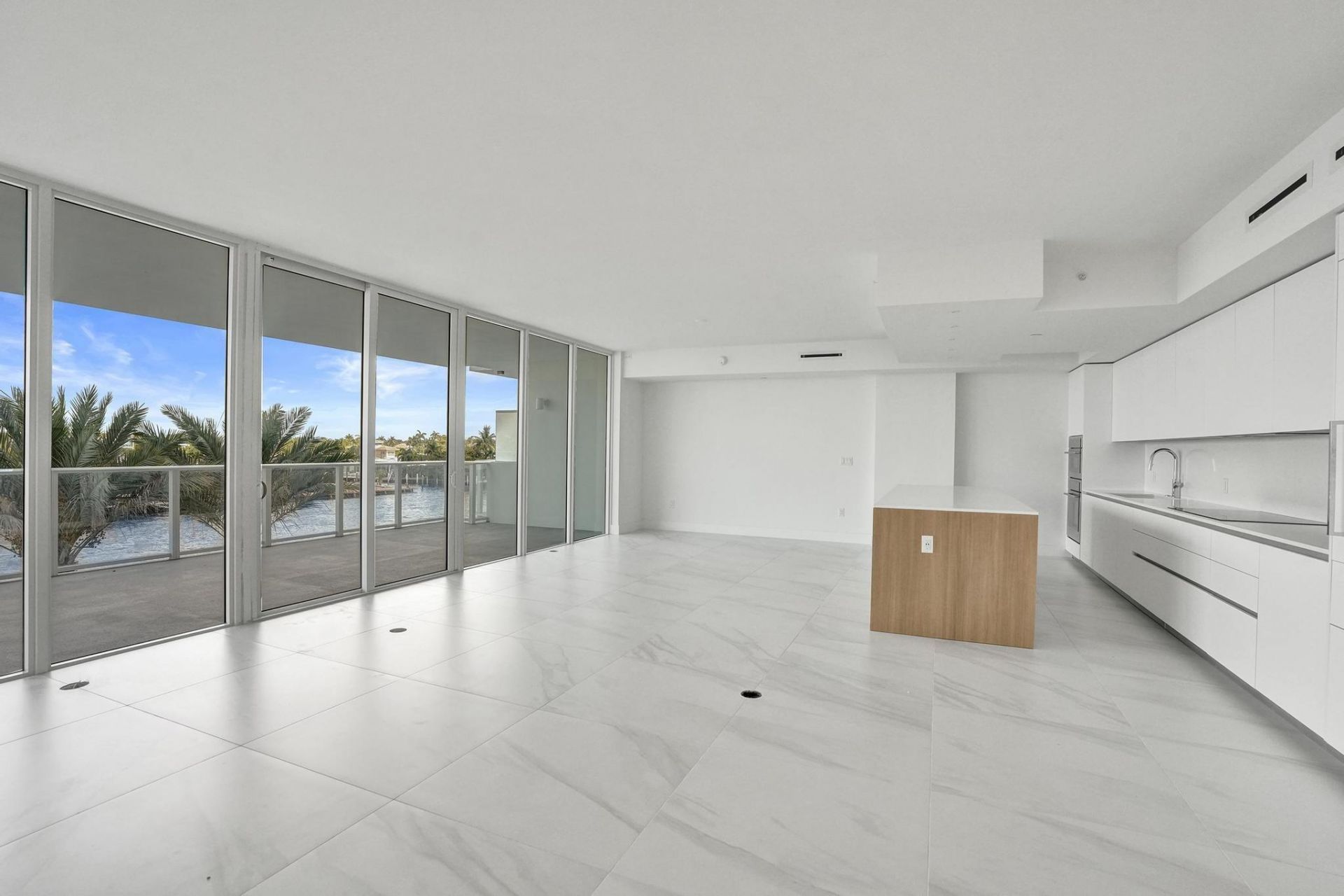 407 N Riverside Drive, Unit 303, Pompano Beach, FL 33062 Photo