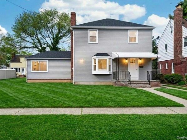 59 Broadfield Road, Hempstead, NY 11550