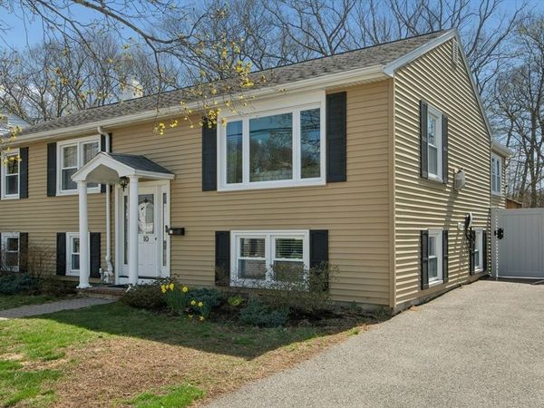 10 Cedarcrest Cir, Boston, MA 02132