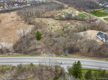 00 Old Rochester Rd , Oakland Twp, MI 48363