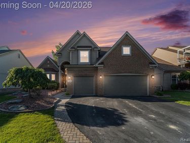 7590 Acorn Hill Court, West Bloomfield Twp, MI 48323