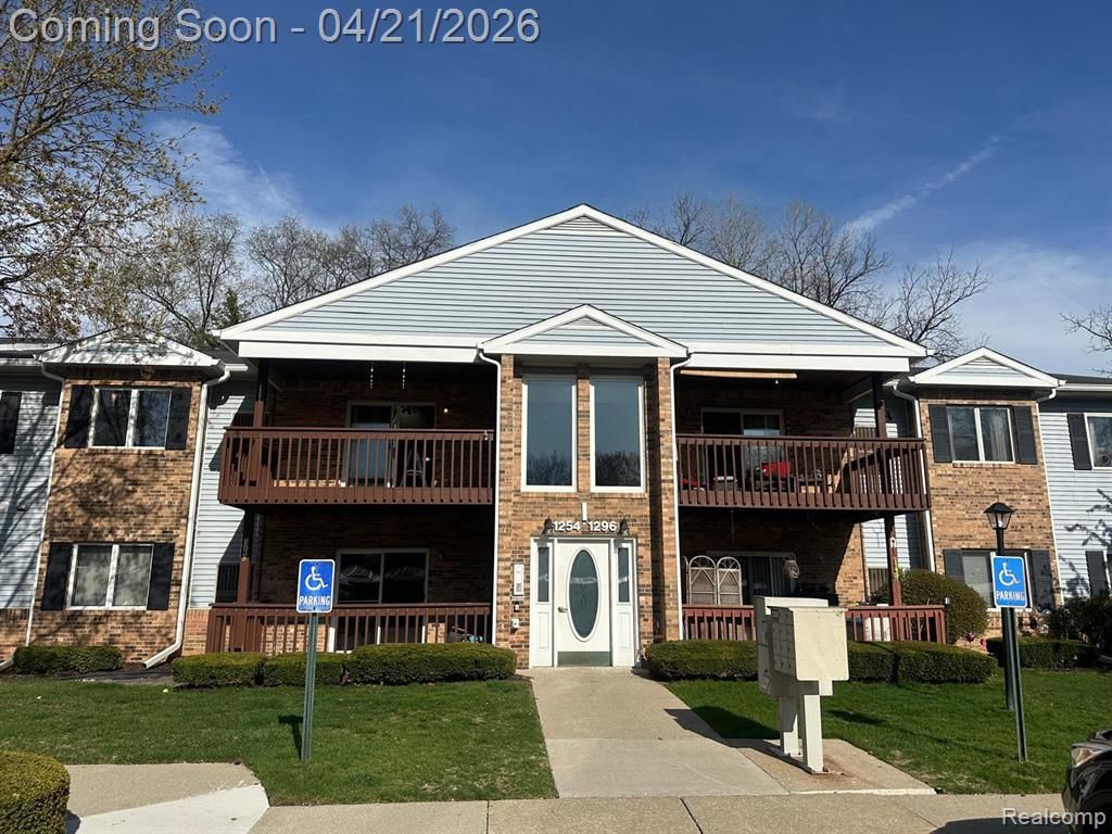 1284 Shoemaker Drive , Westland, MI 48185 Main Photo