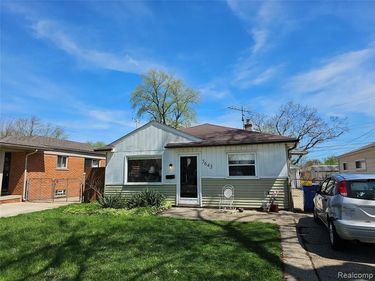 5643 Clippert Street, Dearborn Heights, MI 48125