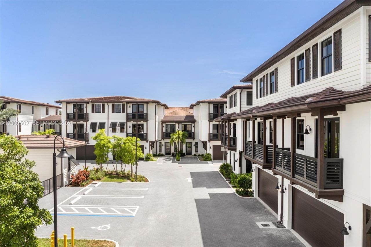 7498 SW 100th St, Pinecrest, FL 33156 Photo