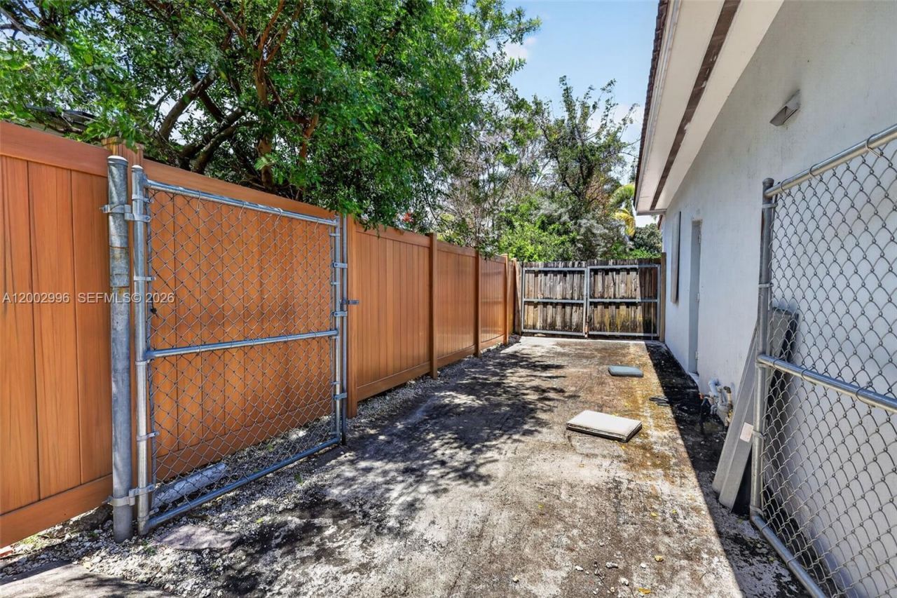 172 NW 116th St, Miami, FL 33168 Photo