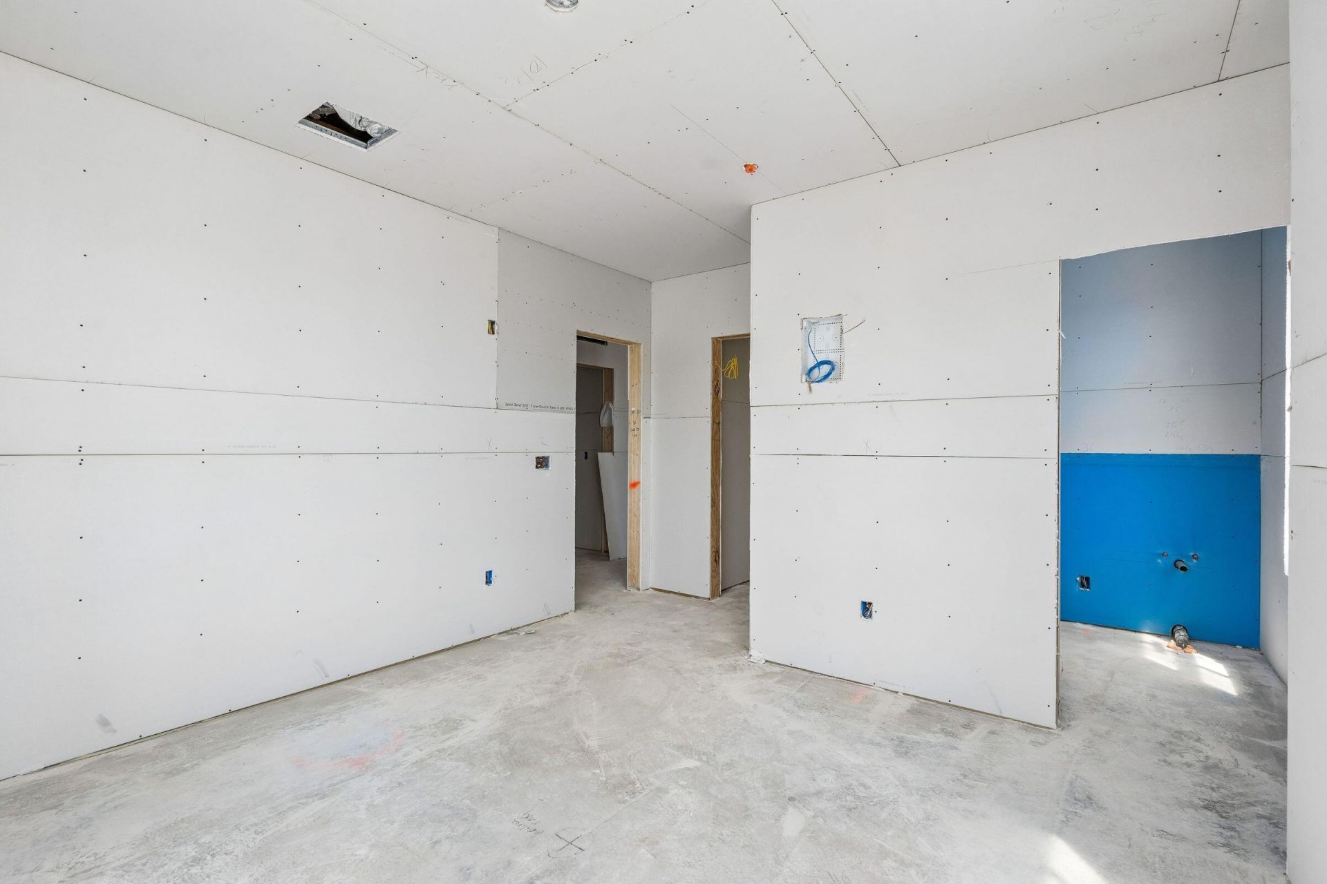 284 Meeting Street Photo 10