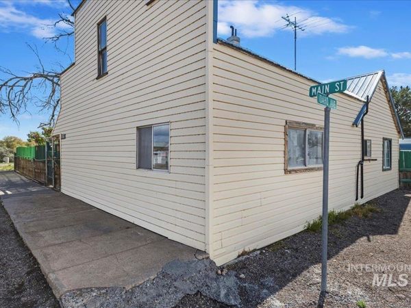 255 Main St, Grand View, ID 83624