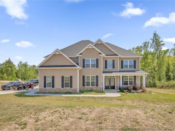 6132 Shannon Woods Way, Hope Mills, NC 28348