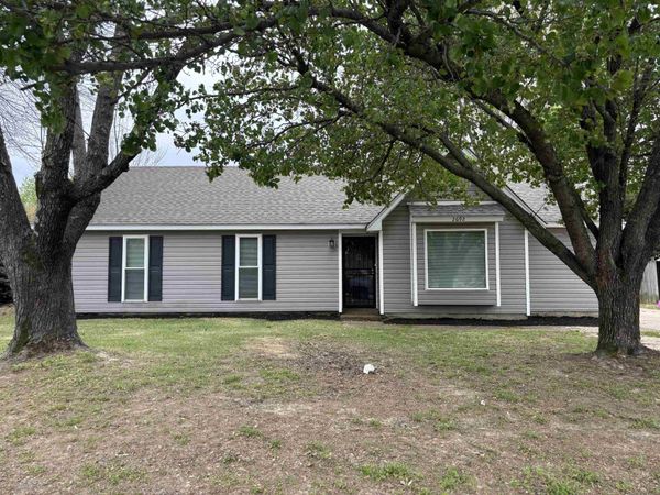 2692 DROMEDARY DR, Memphis, TN 38133