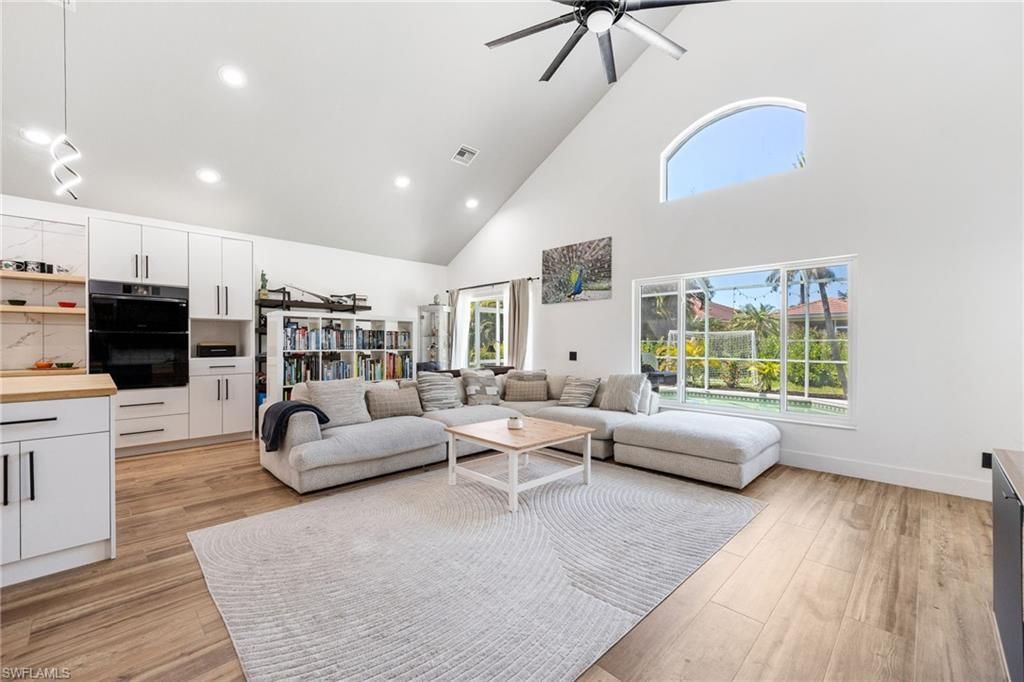 2513 Blackburn Cir, Cape Coral, FL 33991 Photo