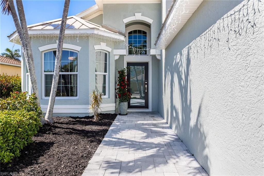 2513 Blackburn Cir, Cape Coral, FL 33991 Photo
