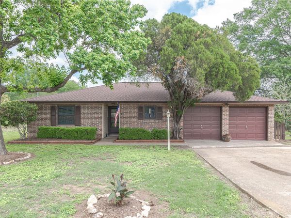 12805 Bob Johnson LN , Manchaca, TX 78652