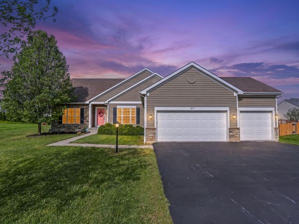 217 Warbler Court , Pickerington, OH 43147