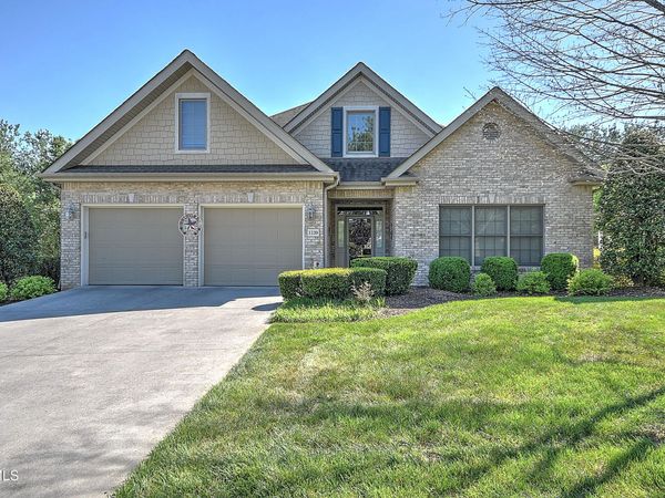 1139 Waterbrooke Lane, Johnson City, TN 37604