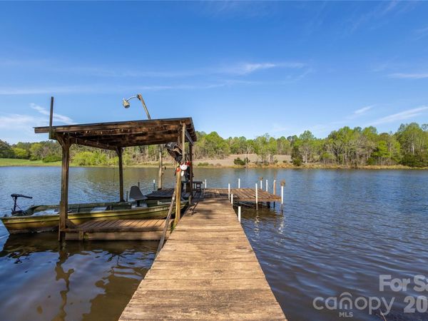 261 Groves Parkway , Union Mills, NC 28167