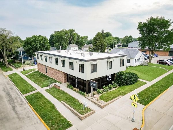 805 W Bremer Avenue, Waverly, IA 50677