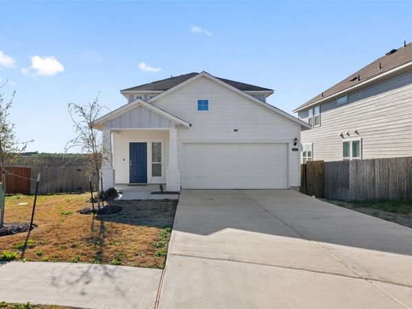 408 Black Opal DR , Jarrell, TX 76537