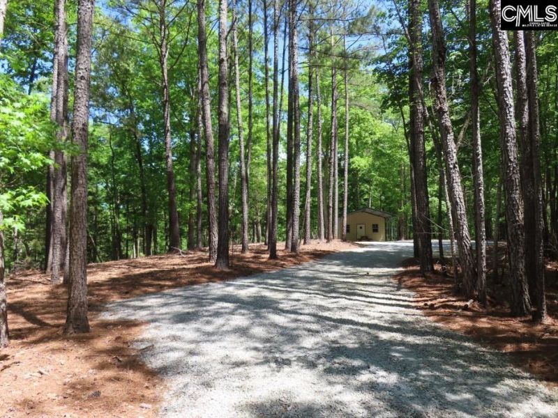 201 Meadowlake Road  Photo 10