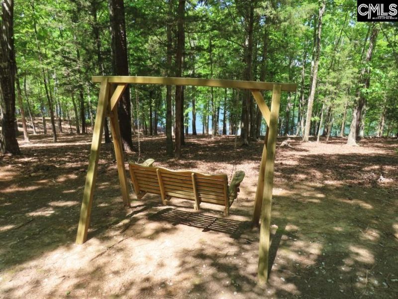 201 Meadowlake Road  Photo 36