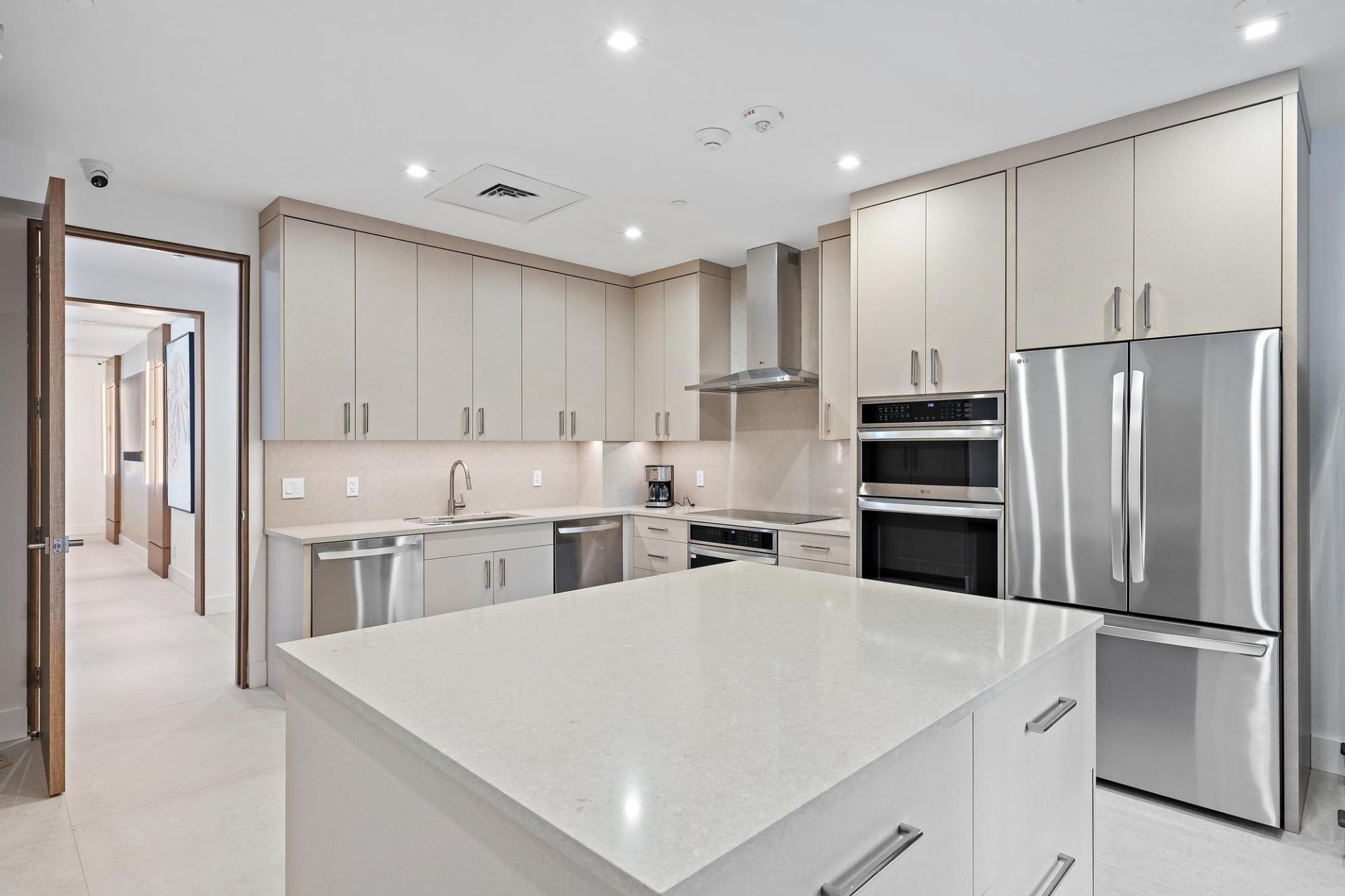 5380 N Ocean Drive, Unit 22i, Singer Island, FL 33404 Photo