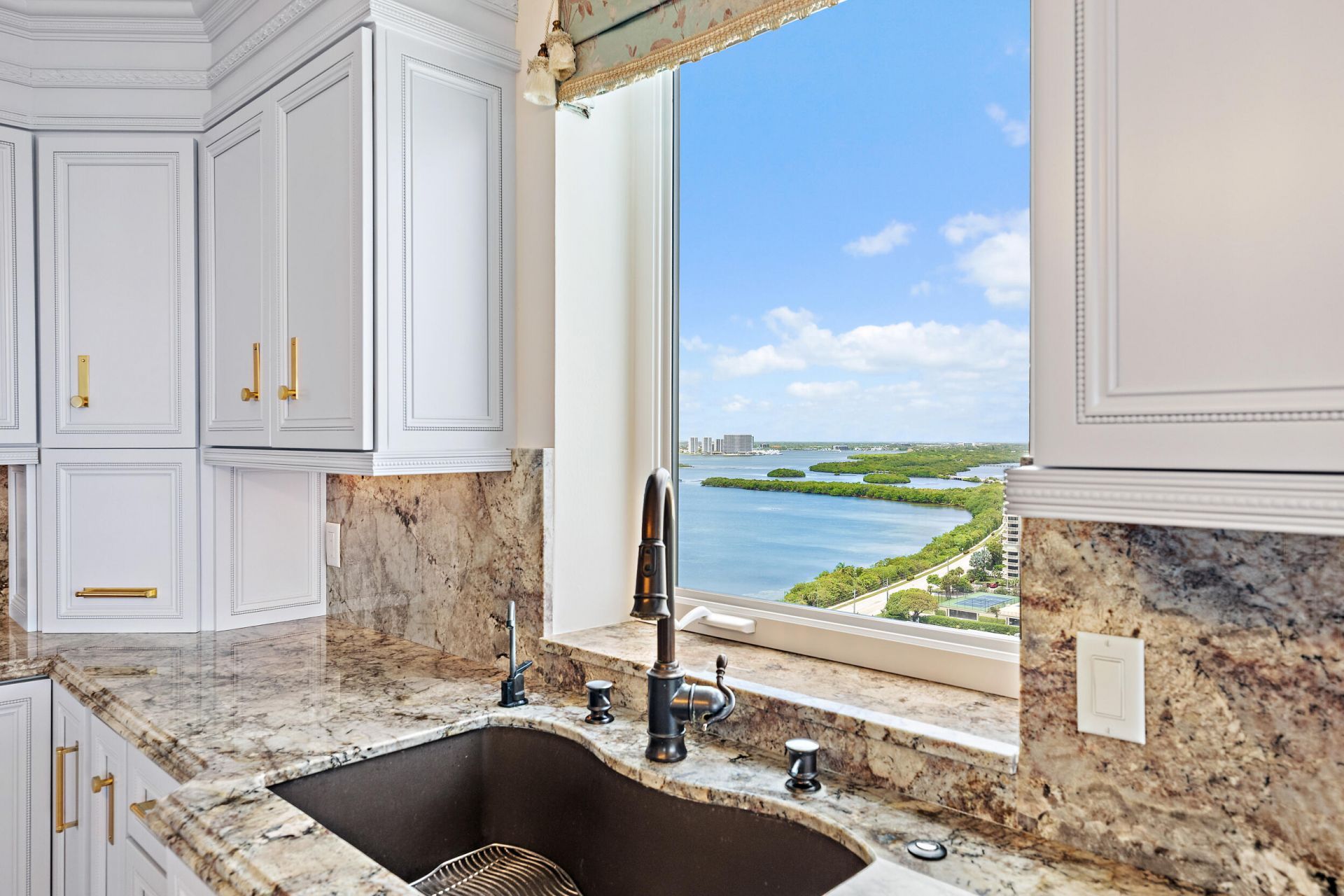 5380 N Ocean Drive, Unit 22i, Singer Island, FL 33404 Photo