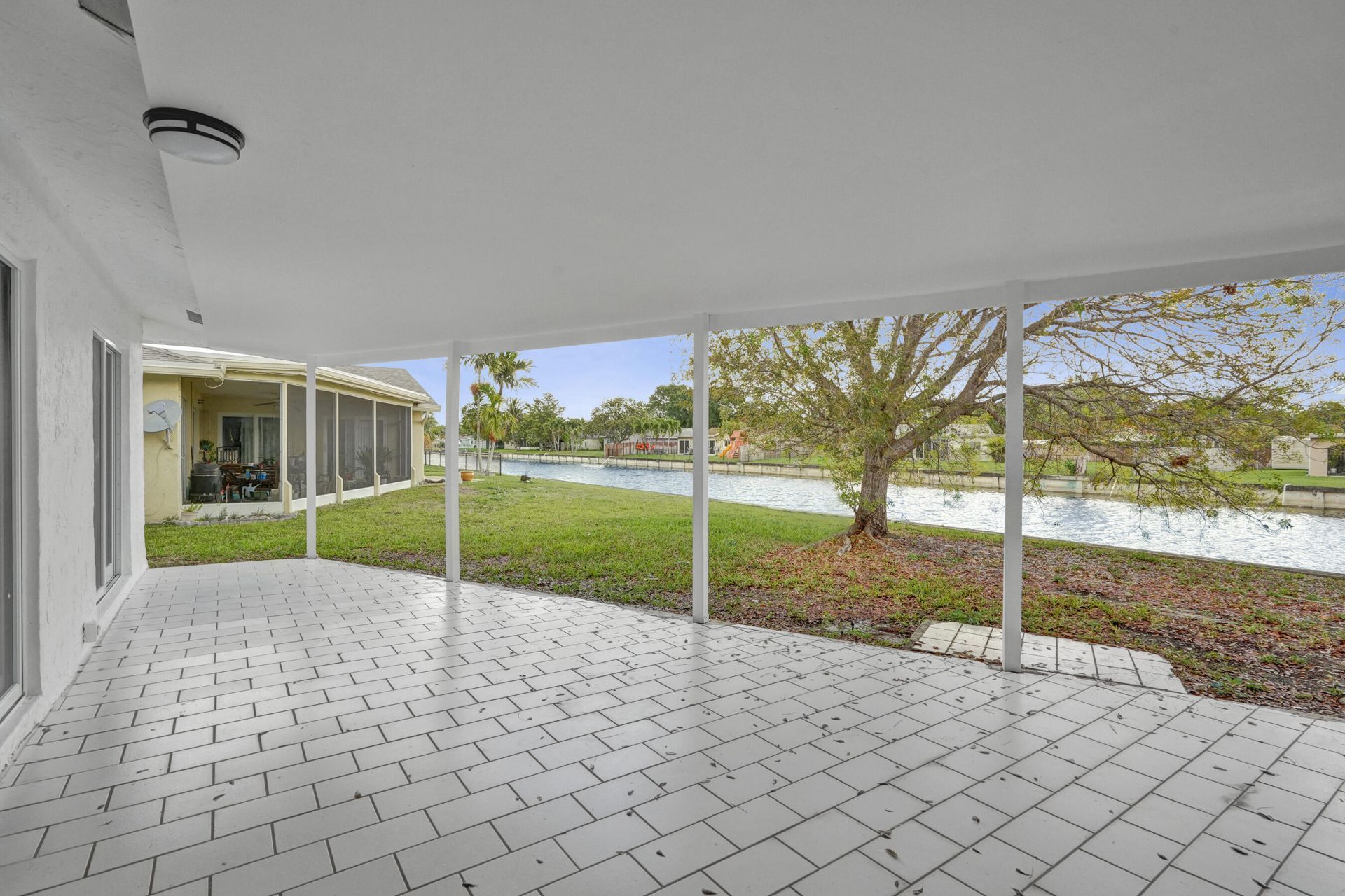 6606 NW 95th Avenue, Tamarac, FL 33321 Photo