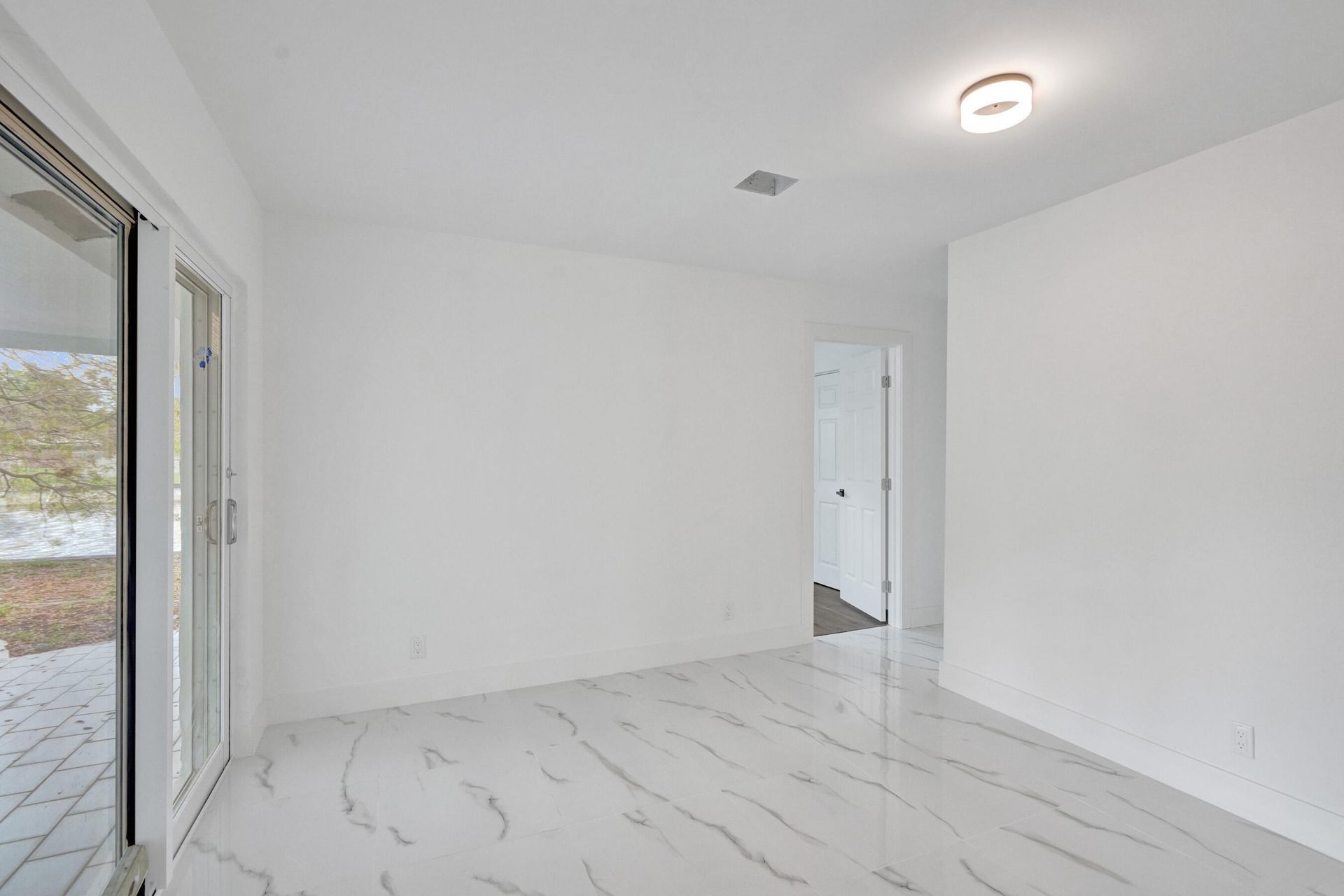 6606 NW 95th Avenue, Tamarac, FL 33321 Photo