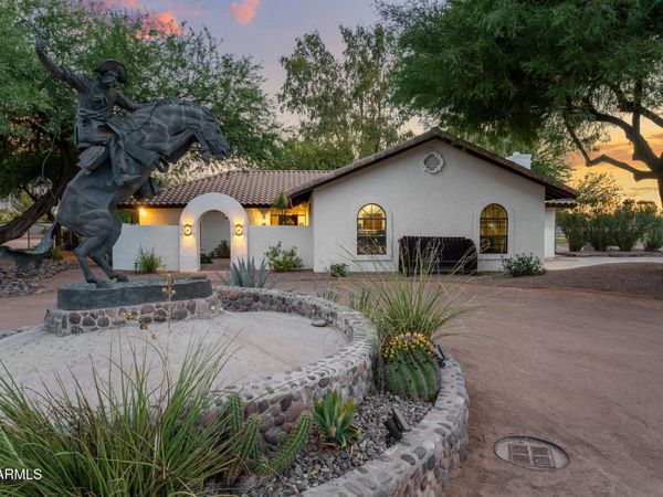 2601 E MESQUITE Street, Gilbert, AZ 85296