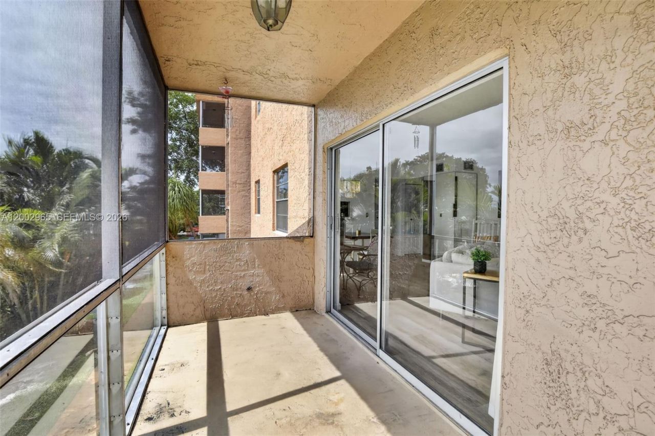 3048 E Sunrise Lakes Dr , Unit 221, Sunrise, FL 33322 Photo