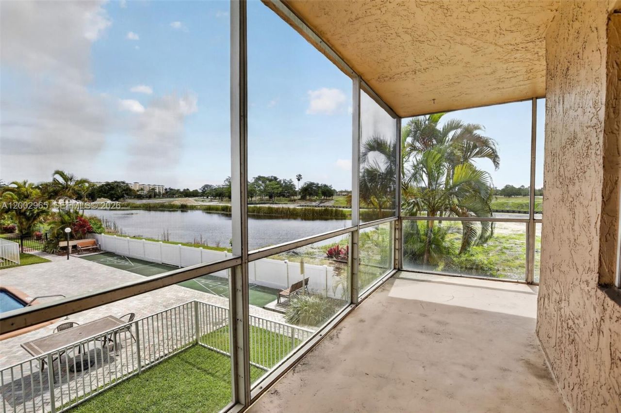 3048 E Sunrise Lakes Dr , Unit 221, Sunrise, FL 33322 Photo