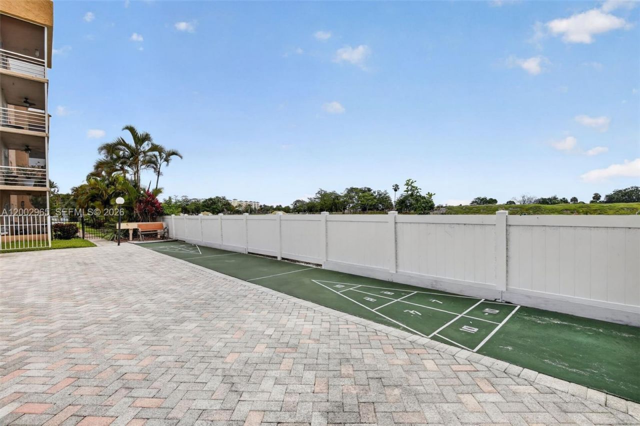 3048 E Sunrise Lakes Dr , Unit 221, Sunrise, FL 33322 Photo