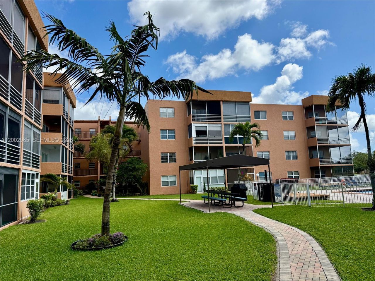 3048 E Sunrise Lakes Dr , Unit 221, Sunrise, FL 33322 Photo