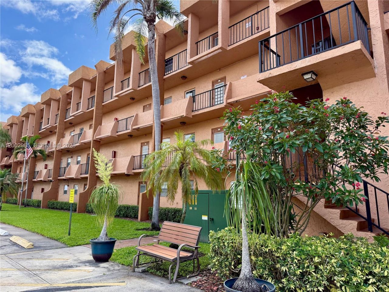 3048 E Sunrise Lakes Dr , Unit 221, Sunrise, FL 33322 Photo