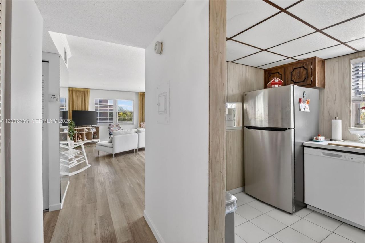 3048 E Sunrise Lakes Dr , Unit 221, Sunrise, FL 33322 Photo