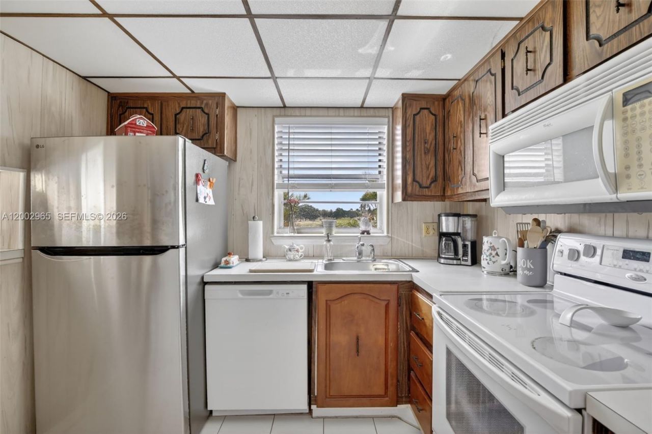 3048 E Sunrise Lakes Dr , Unit 221, Sunrise, FL 33322 Photo