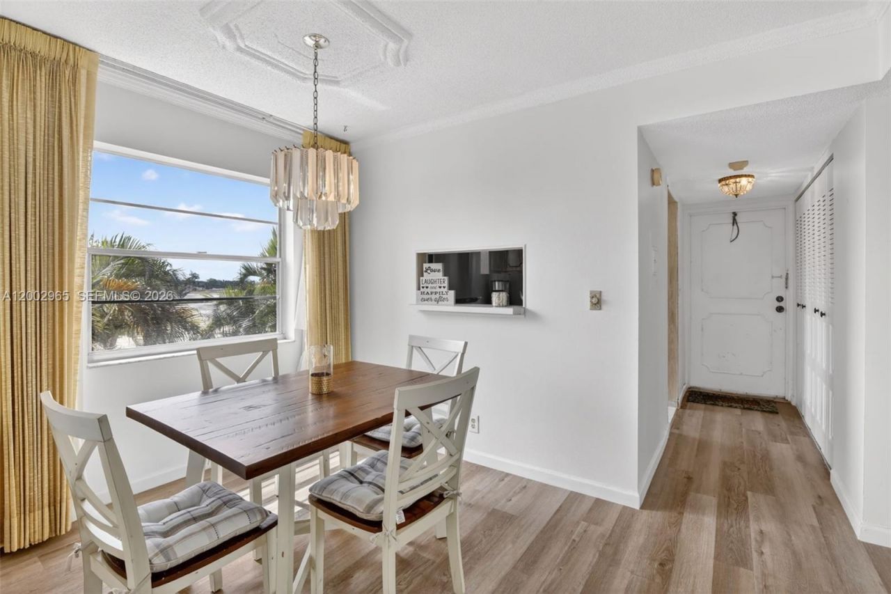 3048 E Sunrise Lakes Dr , Unit 221, Sunrise, FL 33322 Photo