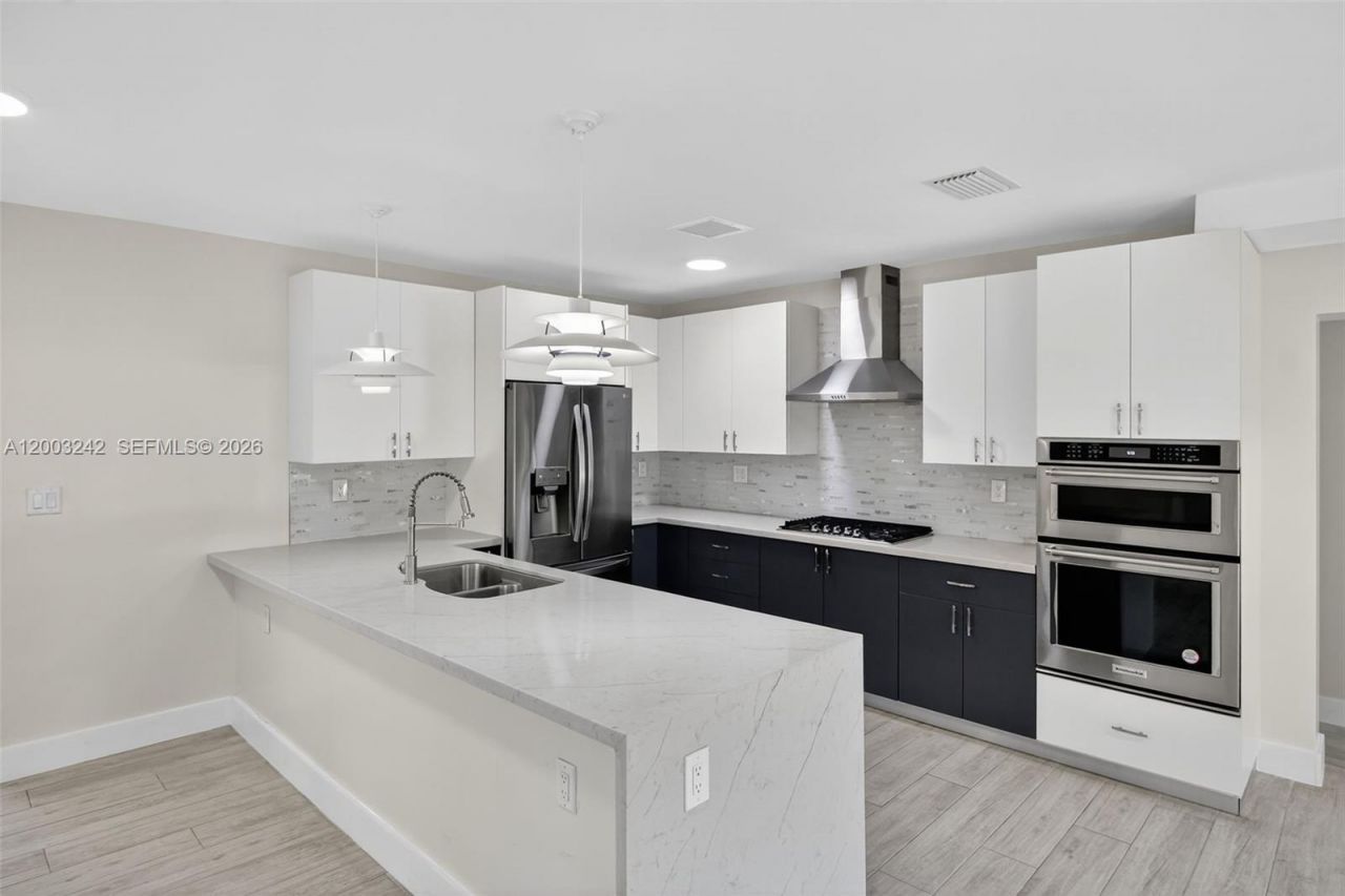 6090 SW 63rd Ave, South Miami, FL 33143 Photo