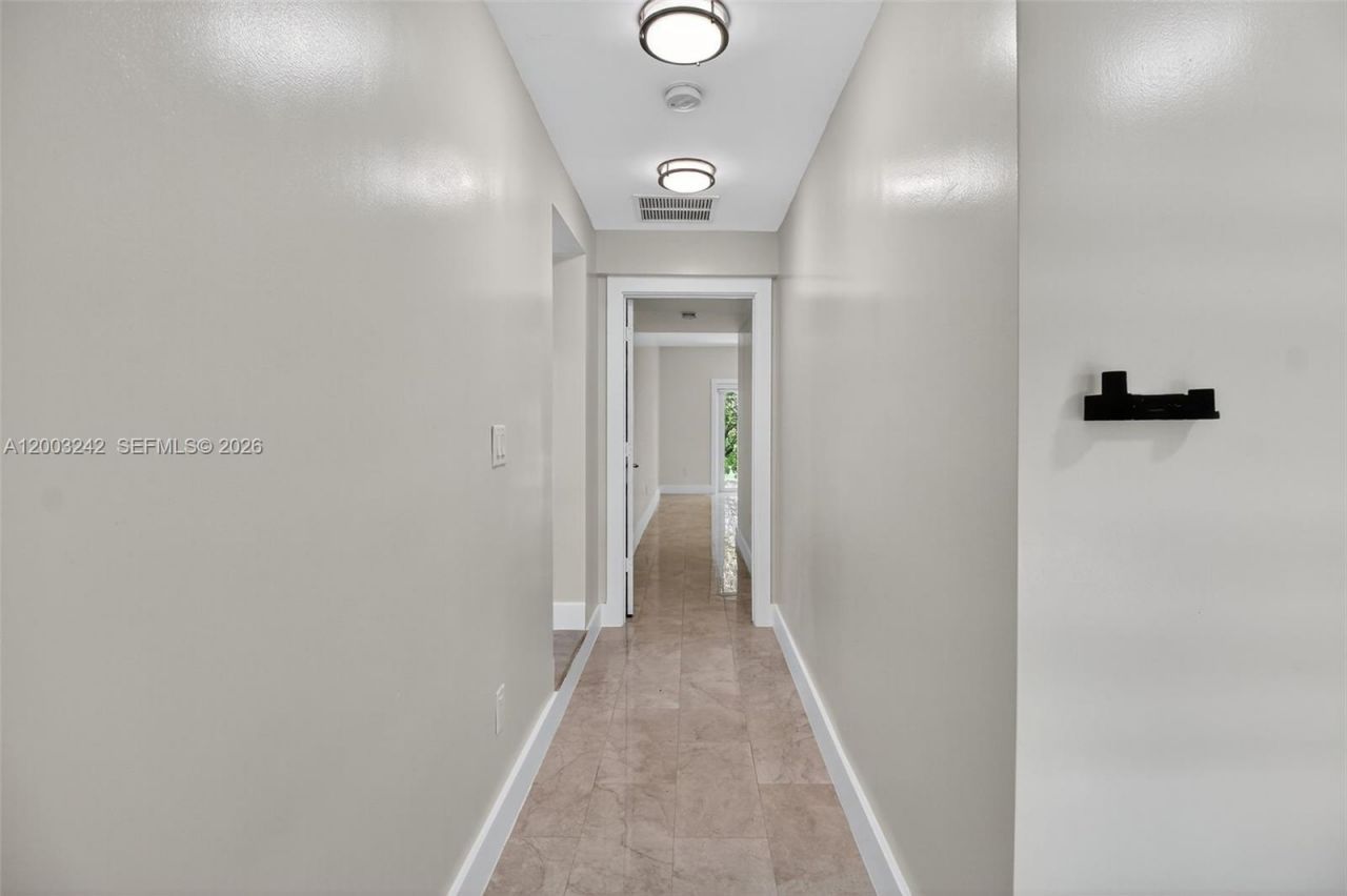 6090 SW 63rd Ave, South Miami, FL 33143 Photo