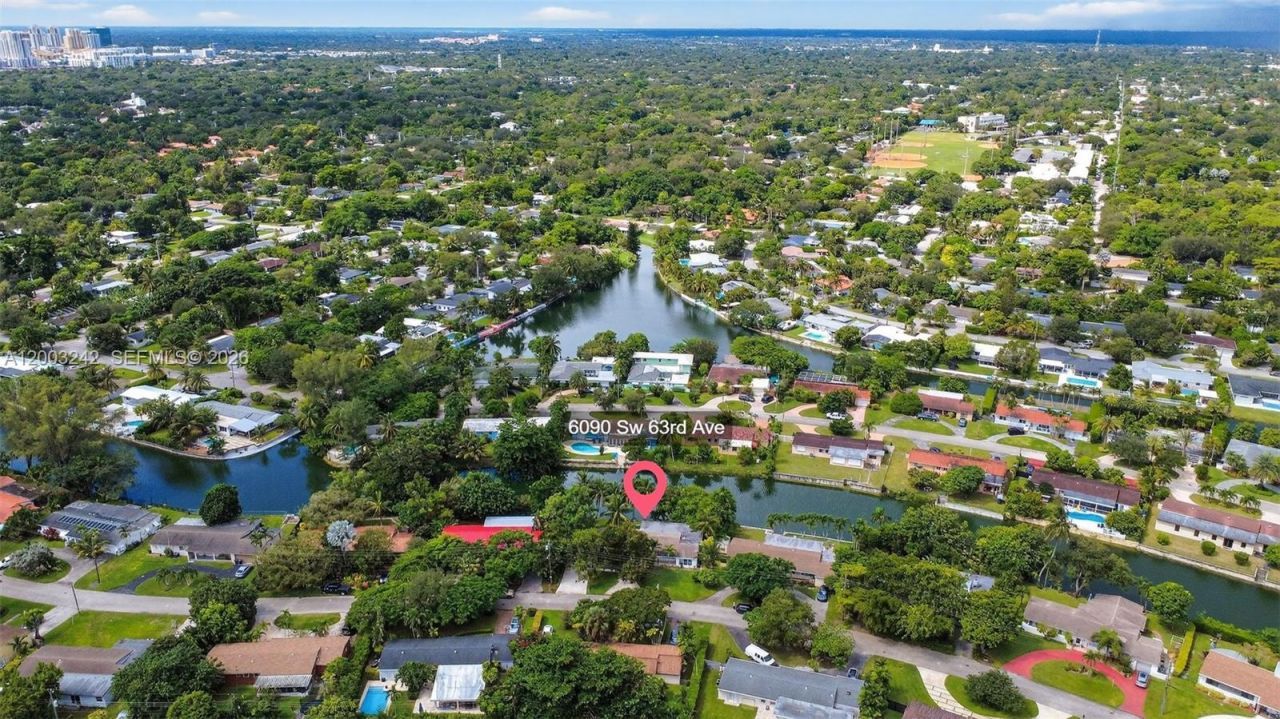 6090 SW 63rd Ave, South Miami, FL 33143 Photo