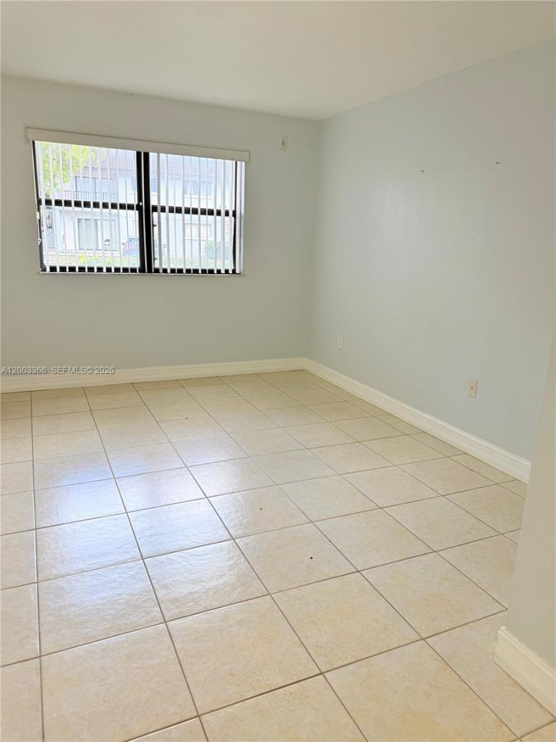 7200 NW 179th St , Unit 111, Hialeah, FL 33015 Photo