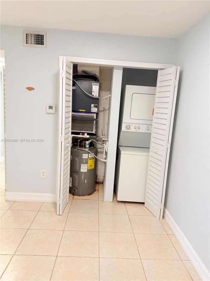 7200 NW 179th St , Unit 111, Hialeah, FL 33015 Photo