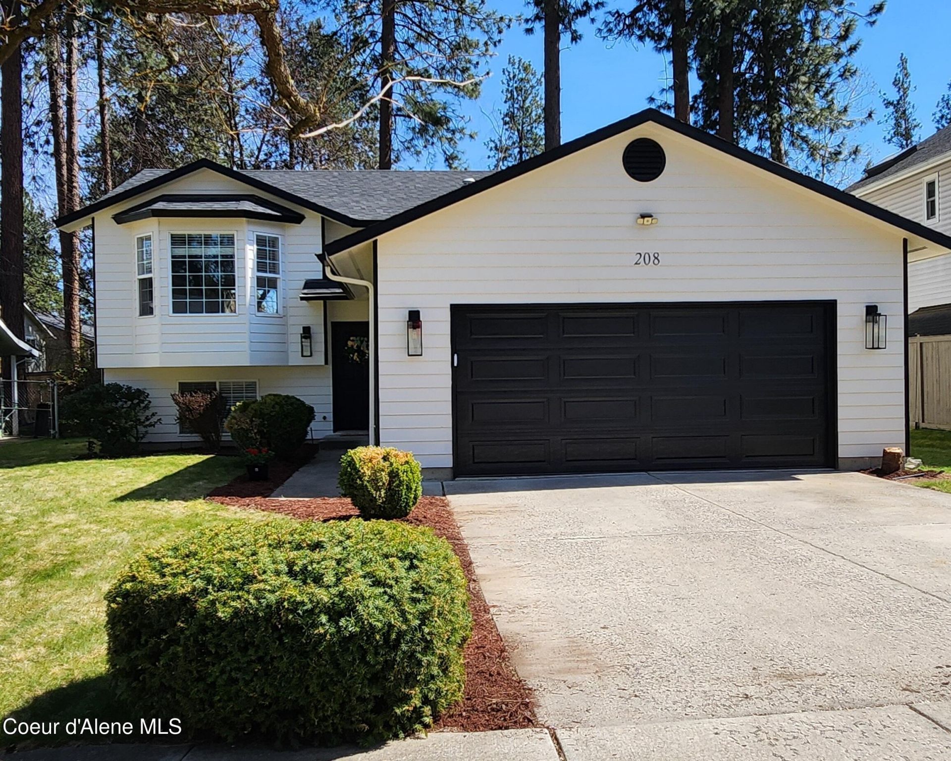 208 S Riverwood CT  primary photo